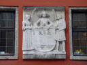 altes relief mit dem innsbrucker wappen || foto details: 2005-05-19, innsbruck / austria, Sony Cybershot DSC-F717.