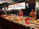 nachtmarkt - bunte grillspiesse || foto details: 2008-08-17, koh samui, thailand, Sony F828.
