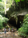 am eingang der namtaloo höhle || foto details: 2008-08-31, khao sok national park, thailand, Sony F828.