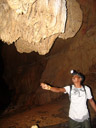 M fängt tropfen eines stalaktiten || foto details: 2008-08-31, khao sok national park, thailand, Sony F828. keywords: namtaloo cave