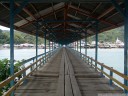 tentena: die fußgänger- und motorrad-brücke || foto details: 2011-09-09 12:40:46, tentena, sulawesi, indonesia, DSC-F828. keywords: bridge, bruecke